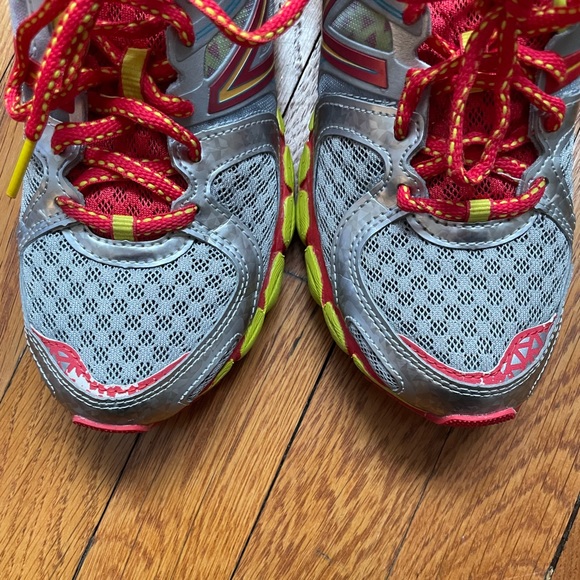 NEW BALANCE Fantom Fit 1260v3  W- Sz 5.5 Running Shoes W1260SR3 - Barely Worn - Picture 6 of 13